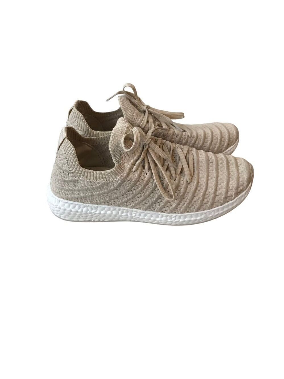 Danskin woman's Bloom Natural Textured Sneaker Polyester Stretch Knit Size 8.5